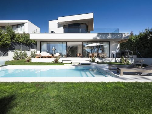 fachada sur con piscina